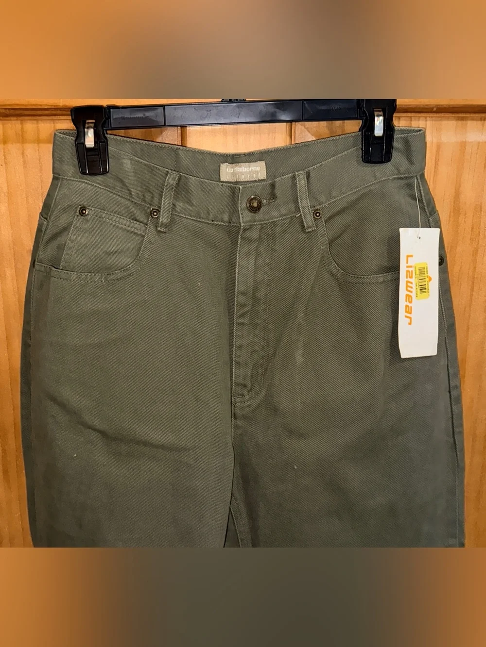 NWT Liz Claiborne Lizwear Women’s Olive Relaxed Fit Twill Jeans-8S